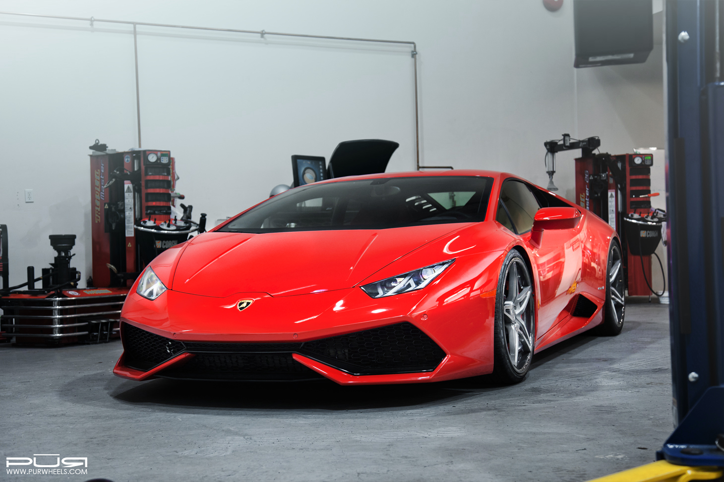Lamborghini Huracan 2014 красная